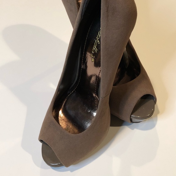 Breckelle’s Selena High Heel - Picture 6 of 7